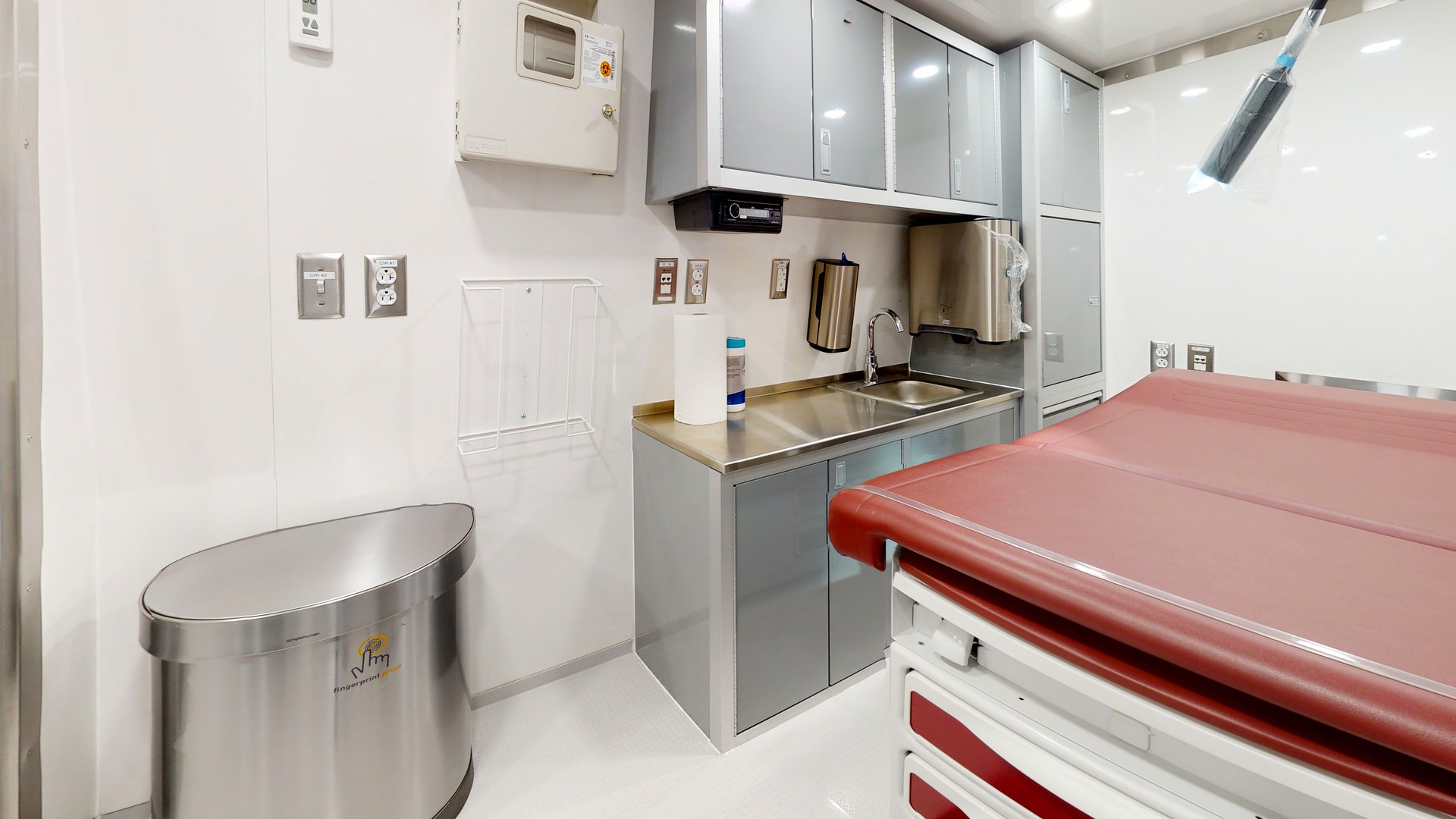Odulair van clinical workspace interior